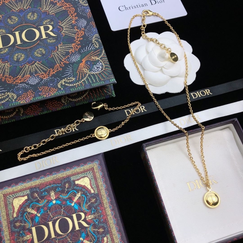 chr1st1an D10r necklaces